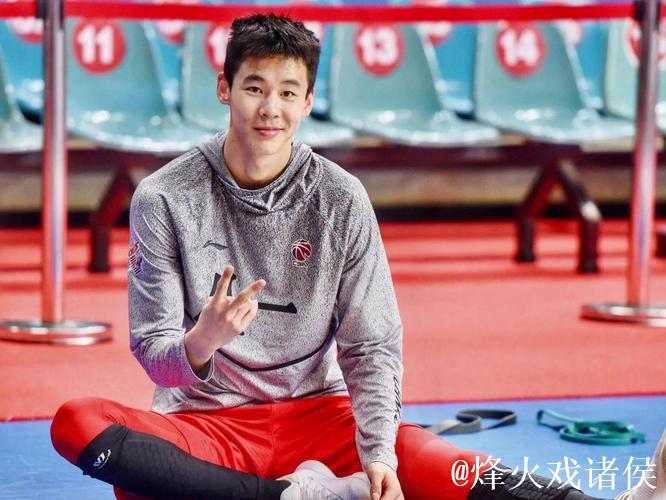 上海vs同曦前瞻:张镇麟PK郭昊文天赋对决 古德温状态火热冲2连胜 上海vs同曦前瞻:张镇麟PK郭昊文天赋对决 古德温状态火热冲2连胜